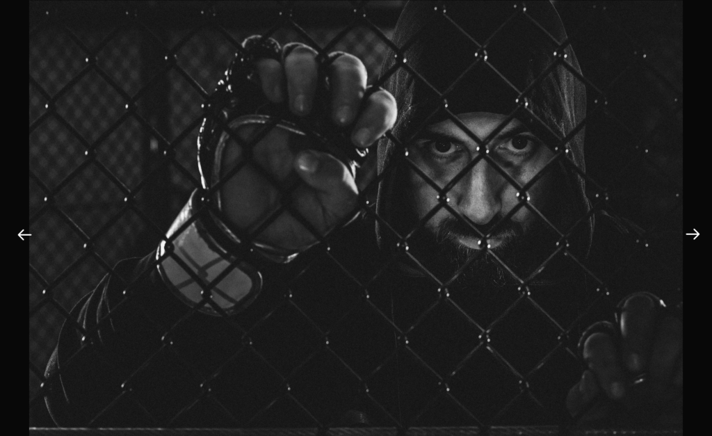 Photo de Vincent Barro posant dans la Cage